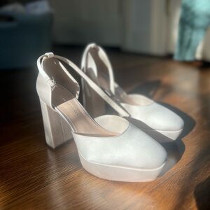 Loeffler Randall Selina Ivory Closed Toe Platform Heel